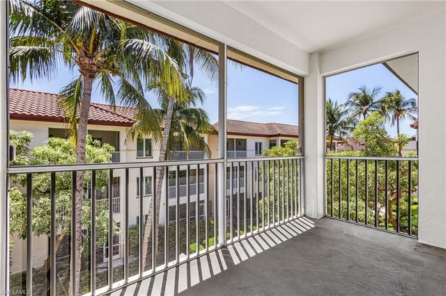 221 9th ST S 301, Naples, FL 34102