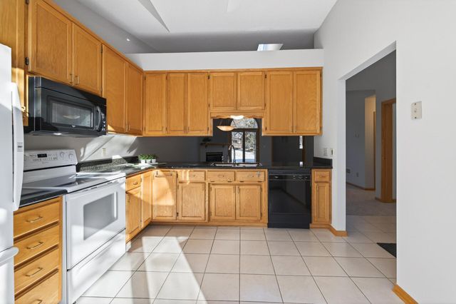 801 Southcross Drive E, Burnsville, MN 55306