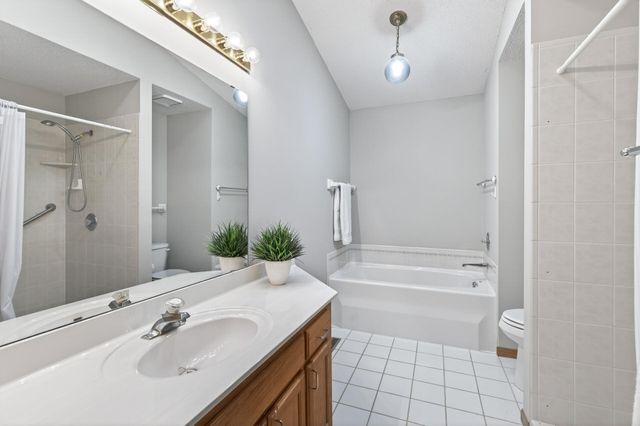 801 Southcross Drive E, Burnsville, MN 55306