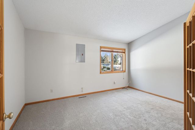 801 Southcross Drive E, Burnsville, MN 55306