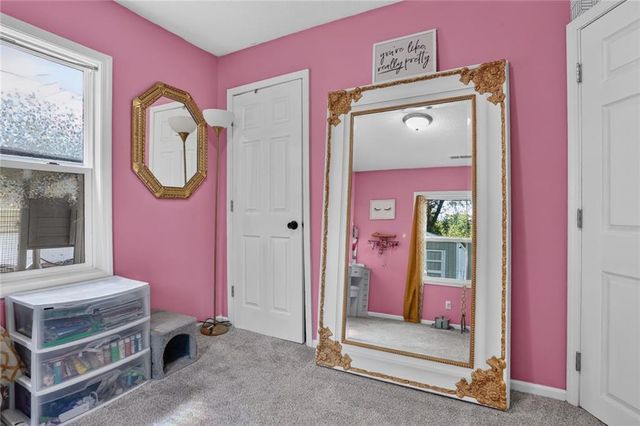 1901 S Cedar Avenue, Independence, MO 64052