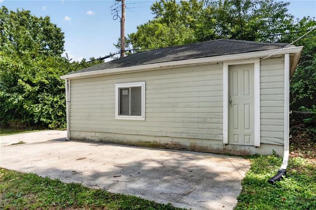 1901 S Cedar Avenue, Independence, MO 64052