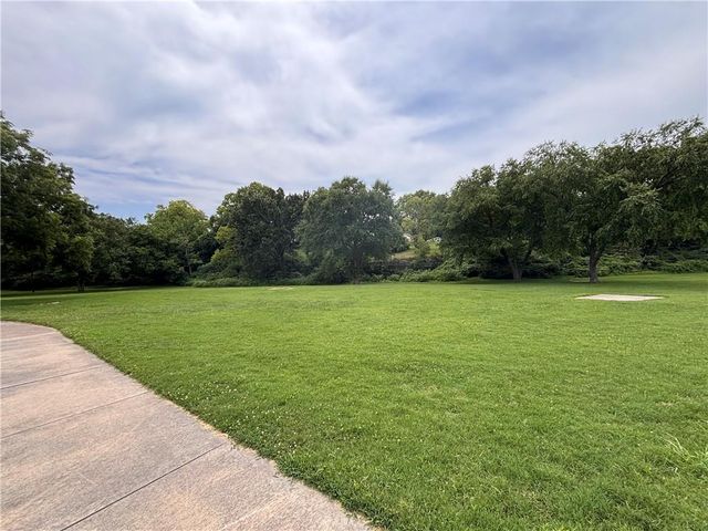 1901 S Cedar Avenue, Independence, MO 64052