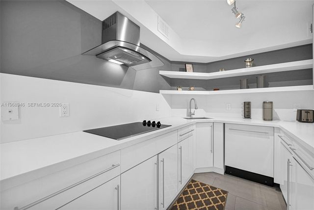 5225 Collins Ave 714, Miami Beach, FL 33140