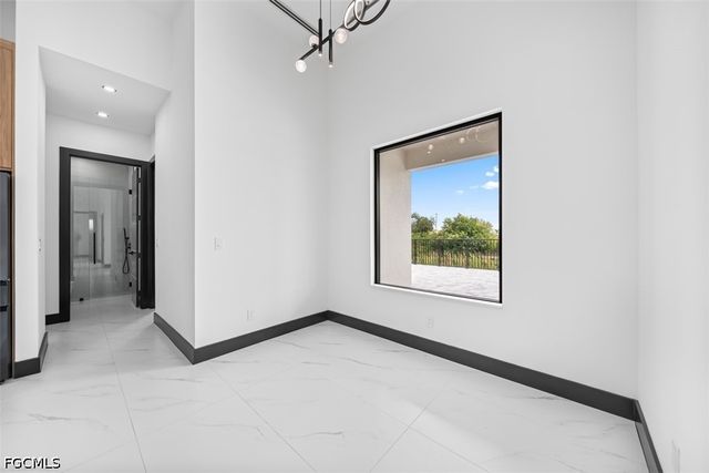 2417 SW 2nd TER, Cape Coral, FL 33991