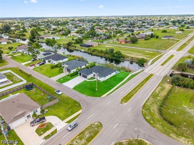 2417 SW 2nd TER, Cape Coral, FL 33991