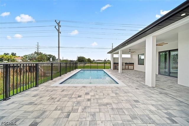 2417 SW 2nd TER, Cape Coral, FL 33991