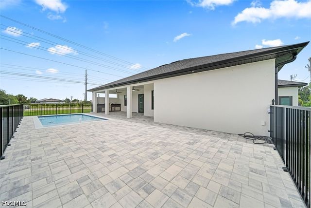 2417 SW 2nd TER, Cape Coral, FL 33991