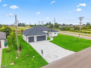 2417 SW 2nd TER, Cape Coral, FL 33991