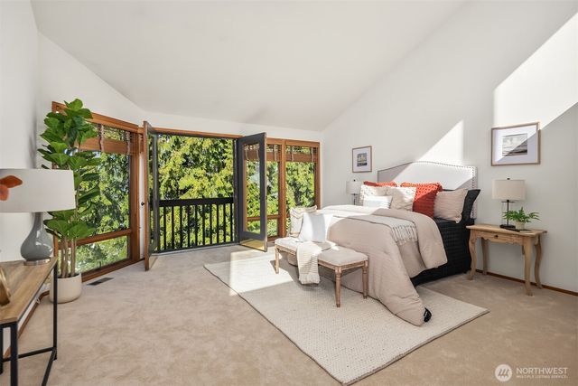 8438 N Mercer Way, Mercer Island, WA 98040