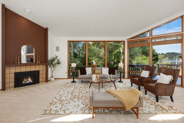 8438 N Mercer Way, Mercer Island, WA 98040