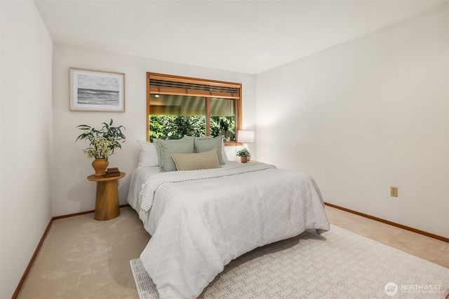 8438 N Mercer Way, Mercer Island, WA 98040