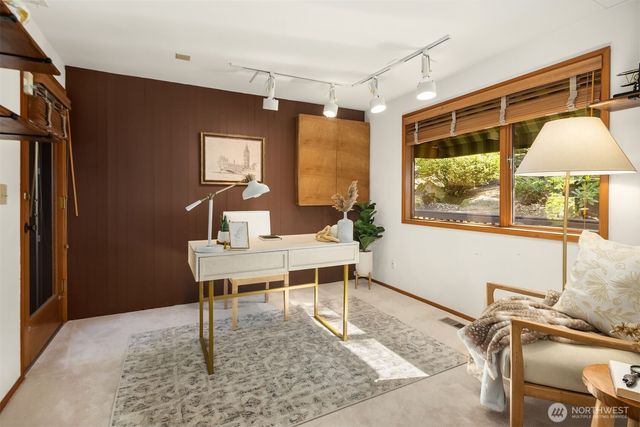 8438 N Mercer Way, Mercer Island, WA 98040