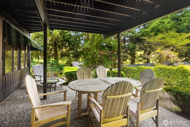 8438 N Mercer Way, Mercer Island, WA 98040