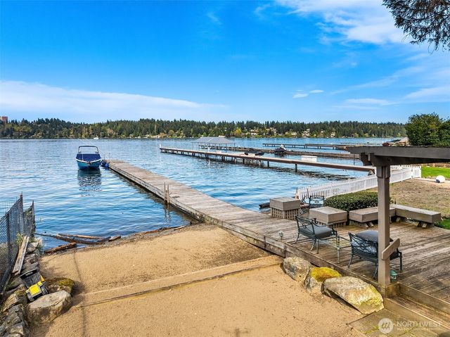 8438 N Mercer Way, Mercer Island, WA 98040