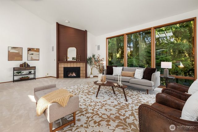 8438 N Mercer Way, Mercer Island, WA 98040