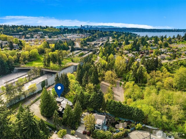 8438 N Mercer Way, Mercer Island, WA 98040