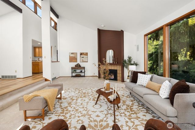 8438 N Mercer Way, Mercer Island, WA 98040