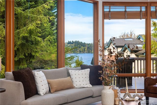 8438 N Mercer Way, Mercer Island, WA 98040