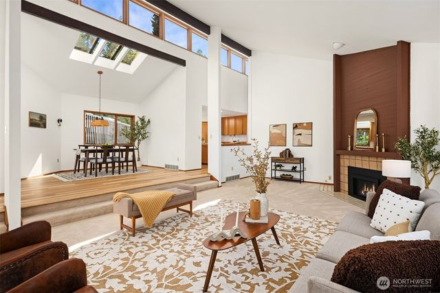 8438 N Mercer Way, Mercer Island, WA 98040