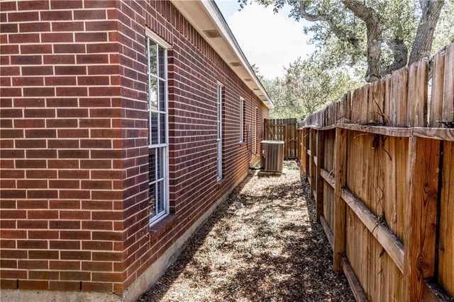 6326 Saint Denis St, Corpus Christi, TX 78414