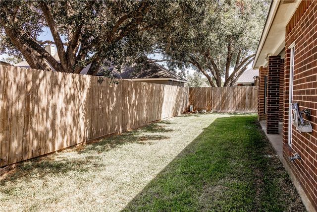 6326 Saint Denis St, Corpus Christi, TX 78414