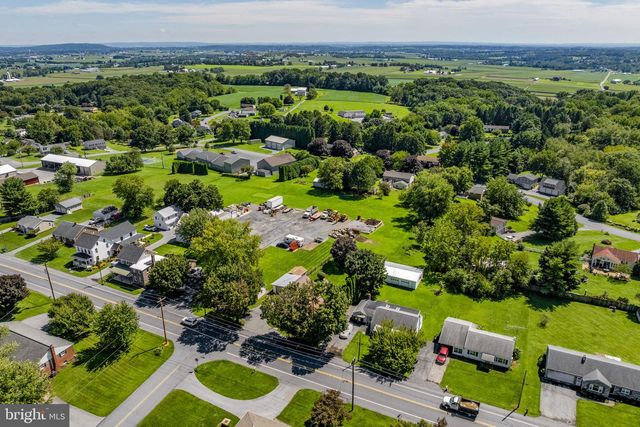 426 E 28TH DIVISION HWY, Lititz, PA 17543