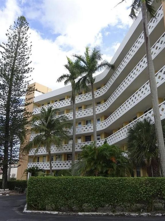 2400 NE 9th Street 402, Fort Lauderdale, FL 33304