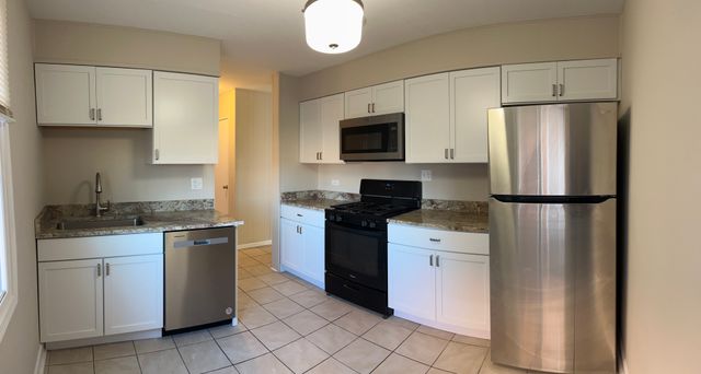 4864 Carol Street D, Skokie, IL 60077