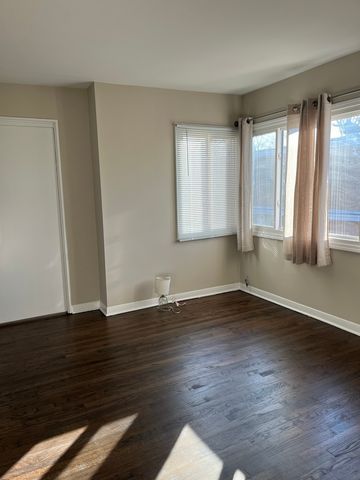 4864 Carol Street D, Skokie, IL 60077