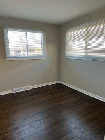 4864 Carol Street D, Skokie, IL 60077