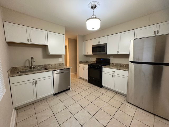 4864 Carol Street D, Skokie, IL 60077