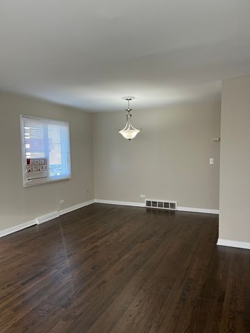 4864 Carol Street D, Skokie, IL 60077