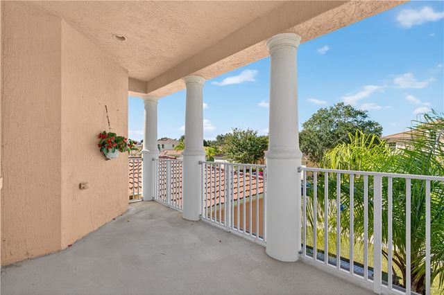 2016 Plainfield Drive SW, Vero Beach, FL 32968