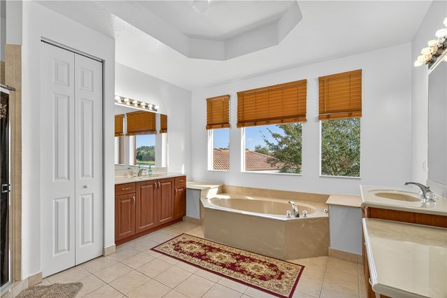 2016 Plainfield Drive SW, Vero Beach, FL 32968