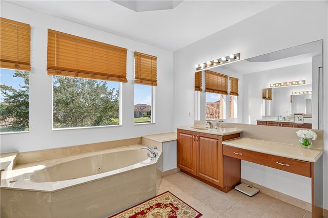 2016 Plainfield Drive SW, Vero Beach, FL 32968