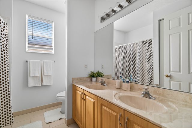 2016 Plainfield Drive SW, Vero Beach, FL 32968