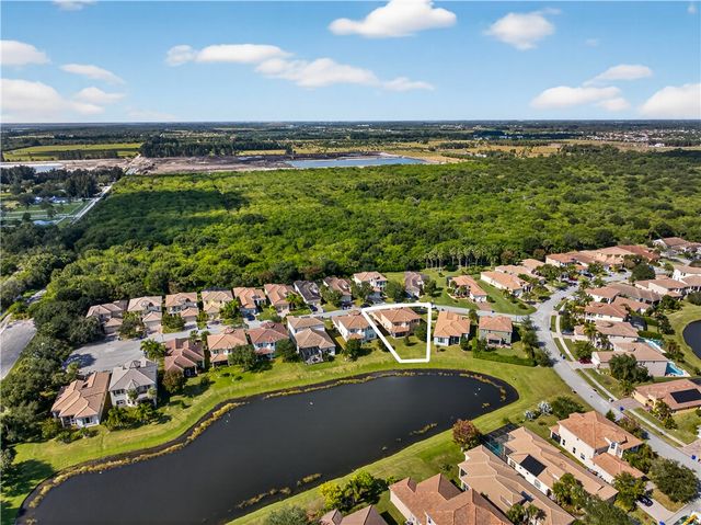 2016 Plainfield Drive SW, Vero Beach, FL 32968