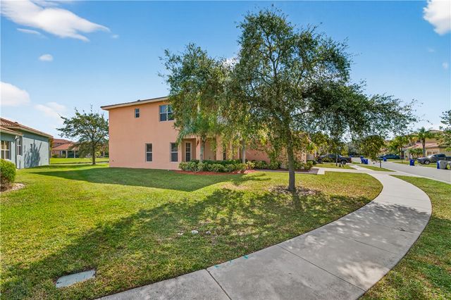 2016 Plainfield Drive SW, Vero Beach, FL 32968