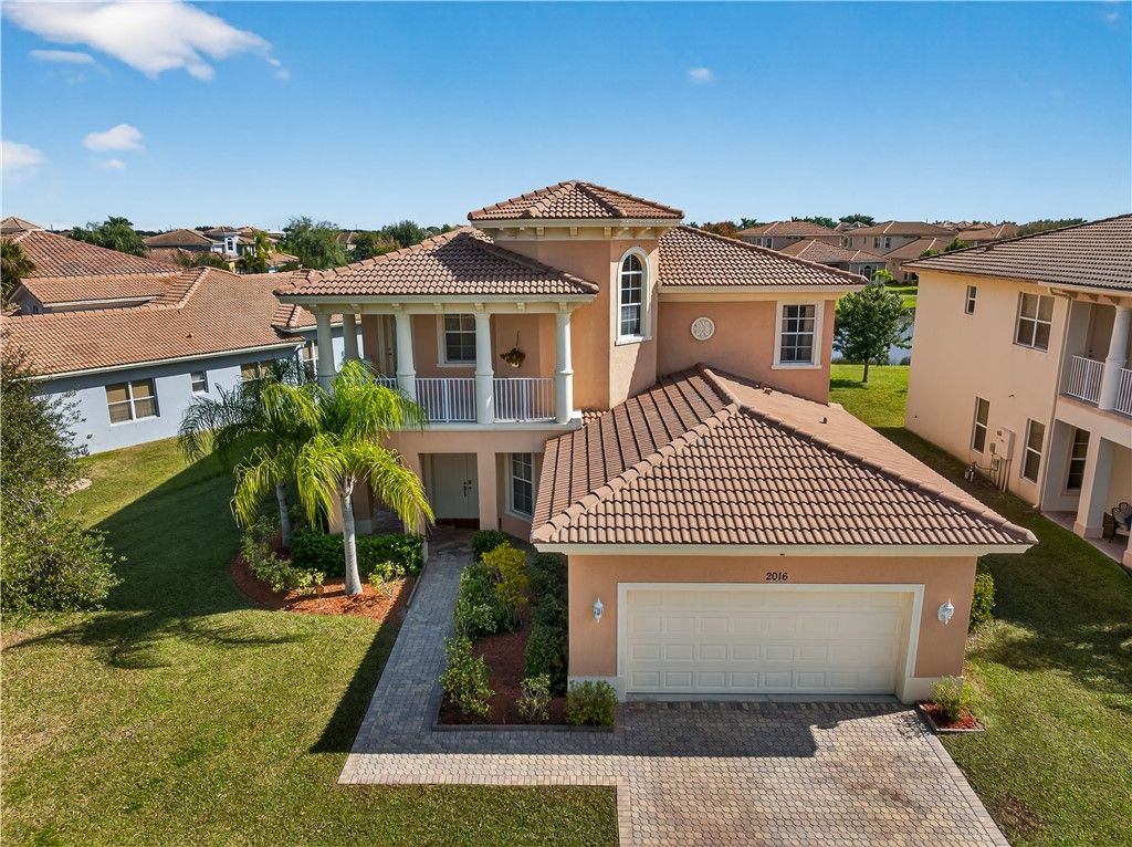 2016 Plainfield Drive SW, Vero Beach, FL 32968