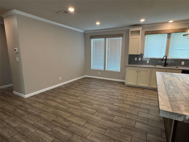 685 Eileens WAY, Dale, TX 78616