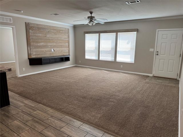 685 Eileens WAY, Dale, TX 78616