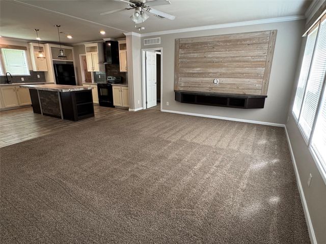 685 Eileens WAY, Dale, TX 78616