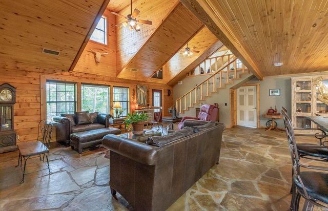 157 Austins Lane, Jessieville, AR 71949