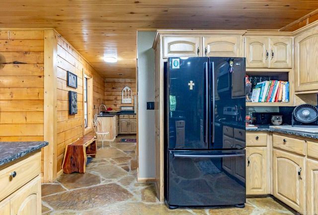 157 Austins Lane, Jessieville, AR 71949