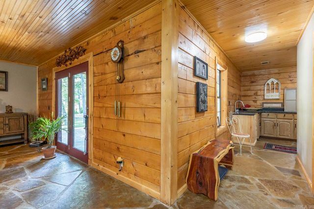 157 Austins Lane, Jessieville, AR 71949
