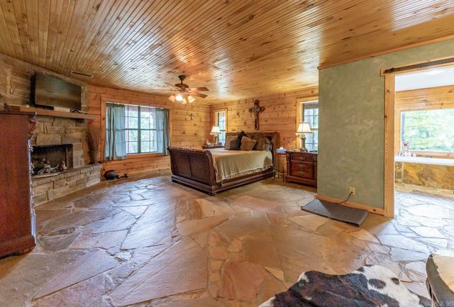 157 Austins Lane, Jessieville, AR 71949