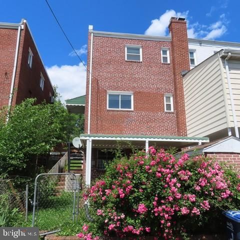 819 OGLETHORPE ST NE, Washington, DC 20011
