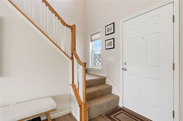 40 Wind Way Circle, Ogden, NY 14624