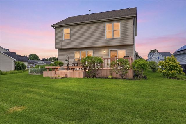 40 Wind Way Circle, Ogden, NY 14624